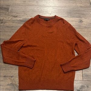 Banana Republic Men's Burnt Orange Crewneck Sweater